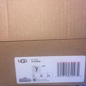 Uggs, Size 7 USA, i don’t know the color but it is like a light blue.